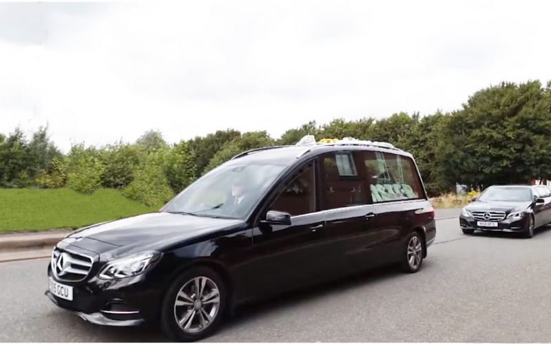 Hearse-and-Limo-funeral